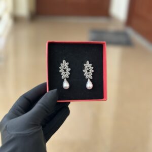 JPE014 - Pearl Zee Earring