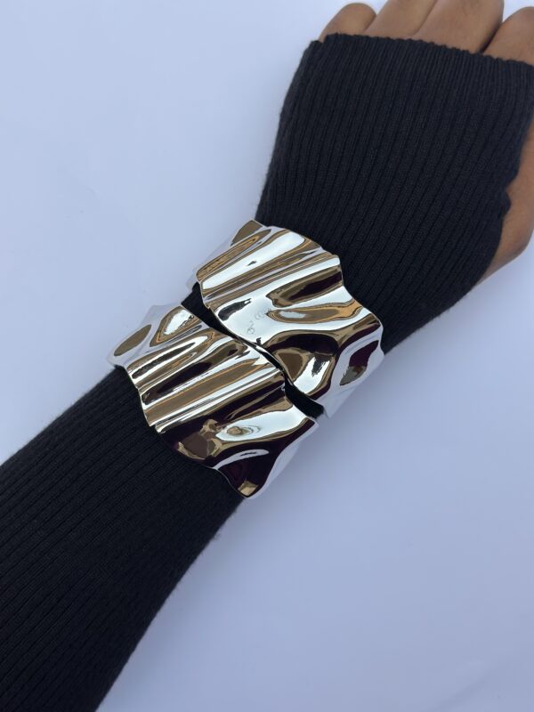JGB066 - BOLD BANGLE - Image 3
