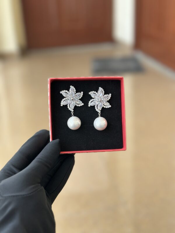 JZE030 - Zirconia Pearl Earring - Image 2