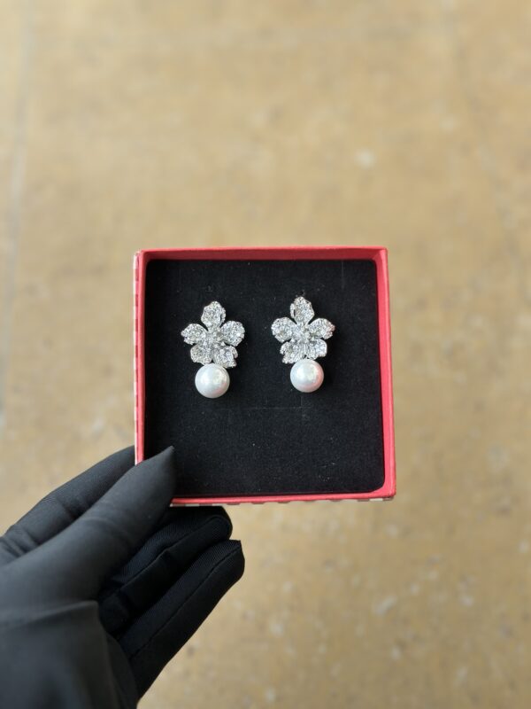 JZE038 - Zirconia Pearl Earring - Image 3