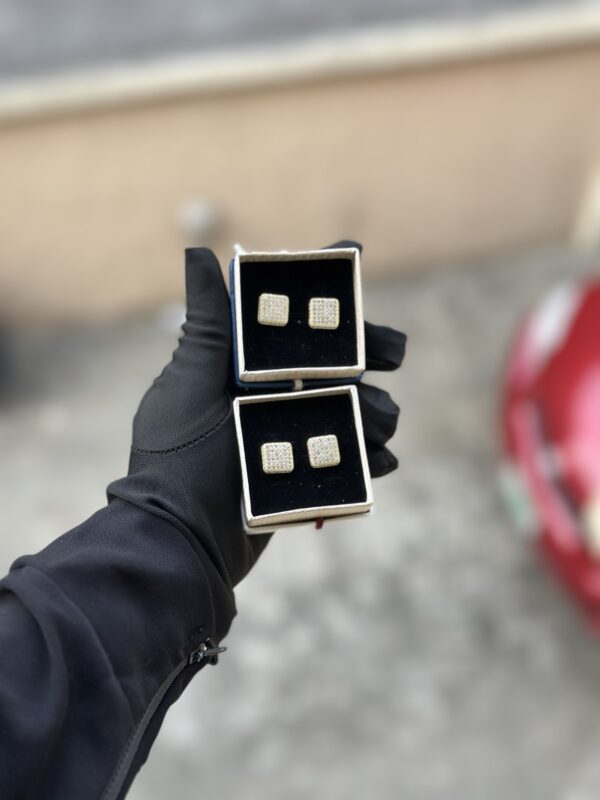 JZS1012 - Stud - Image 3