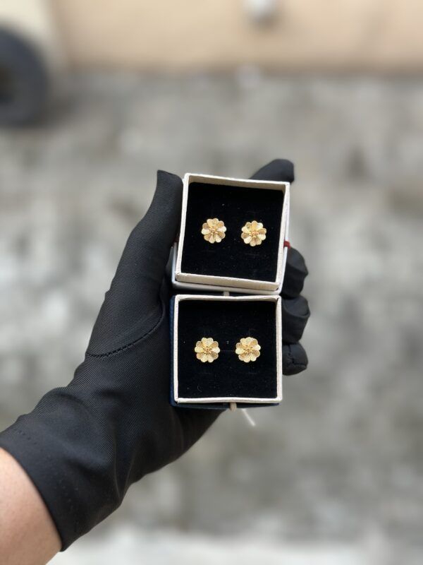 FGS005 - Stud